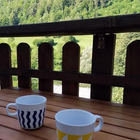 Pocitniska Hiska Medvejke 度假居 Slap ob Idrijci