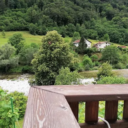 Pocitniska Hiska Medvejke Počitniška hiša *