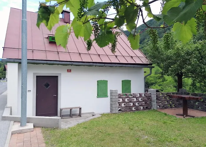 Pocitniska Hiska Medvejke بيت للعطل Slap ob Idrijci