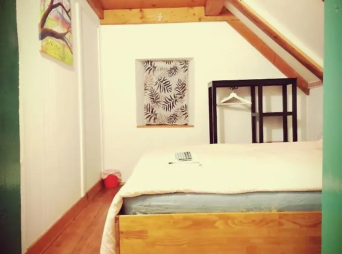 Pocitniska Hiska Medvejke * Slap ob Idrijci