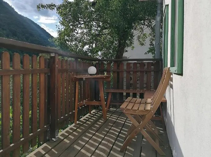 Pocitniska Hiska Medvejke Slap ob Idrijci